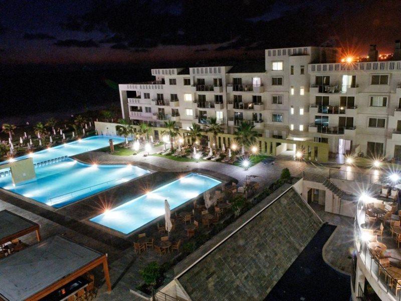 Capital Coast resort y Spa Paphos Exterior foto